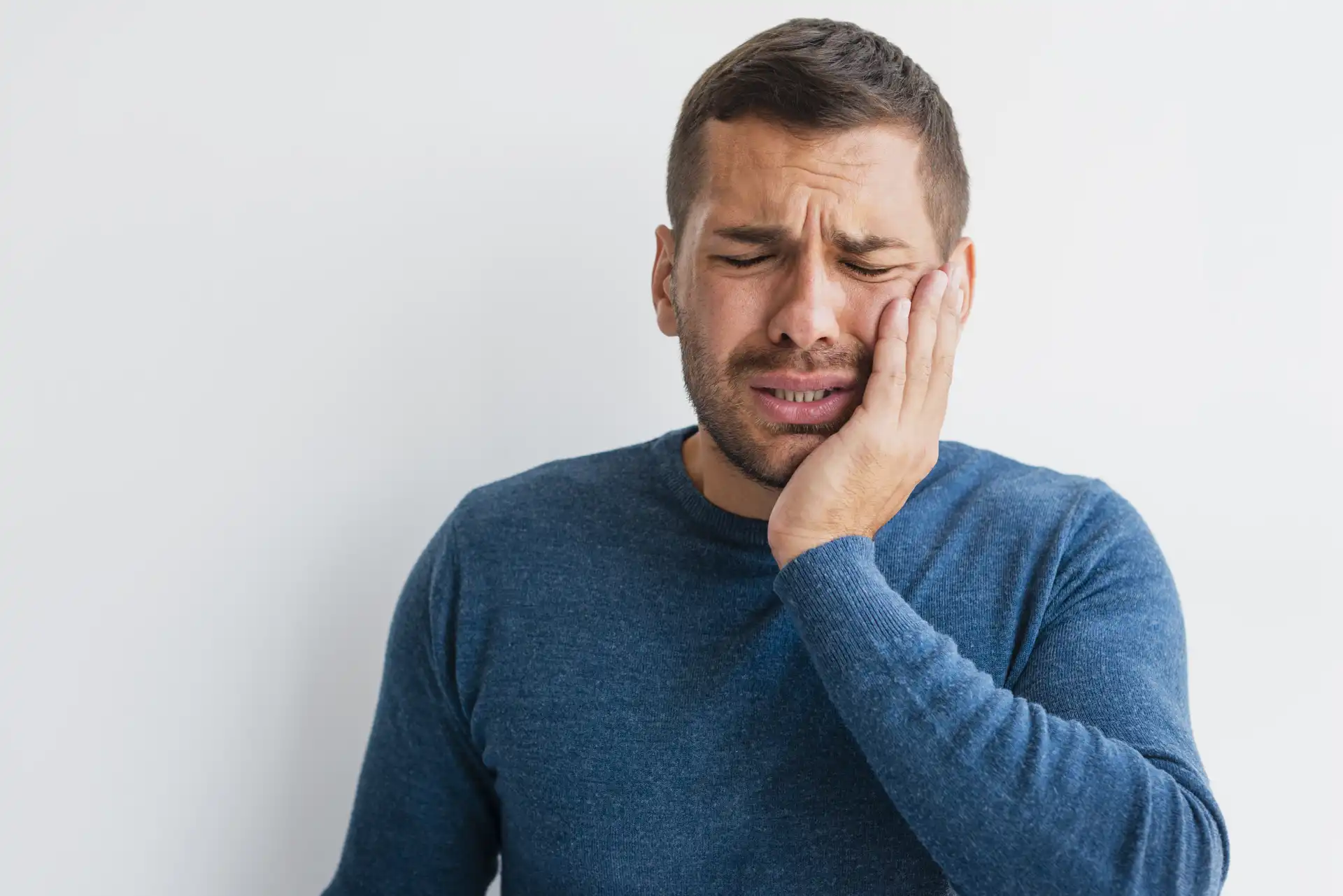 How to get rid of a toothache that won't let you sleep